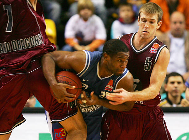 现代足球已 现代足球已