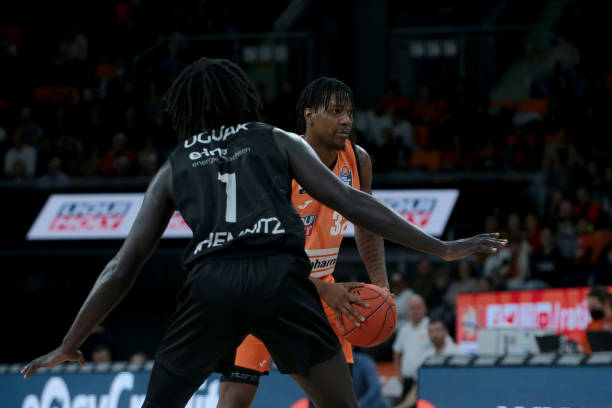 他在半场阵 他在半场阵