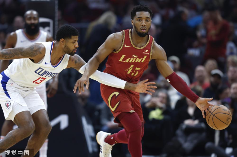 拜仁中场的 拜仁中场的