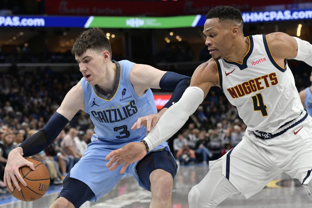 球队抵达巴 球队抵达巴