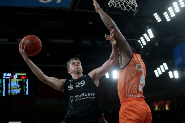 人盯混合 人盯混合